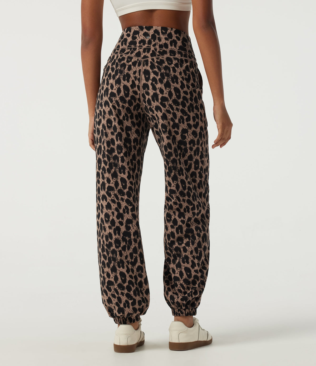 Joggebukser med høyt liv og leopardmønster – Karamellfarget leopard – Maja Oslo